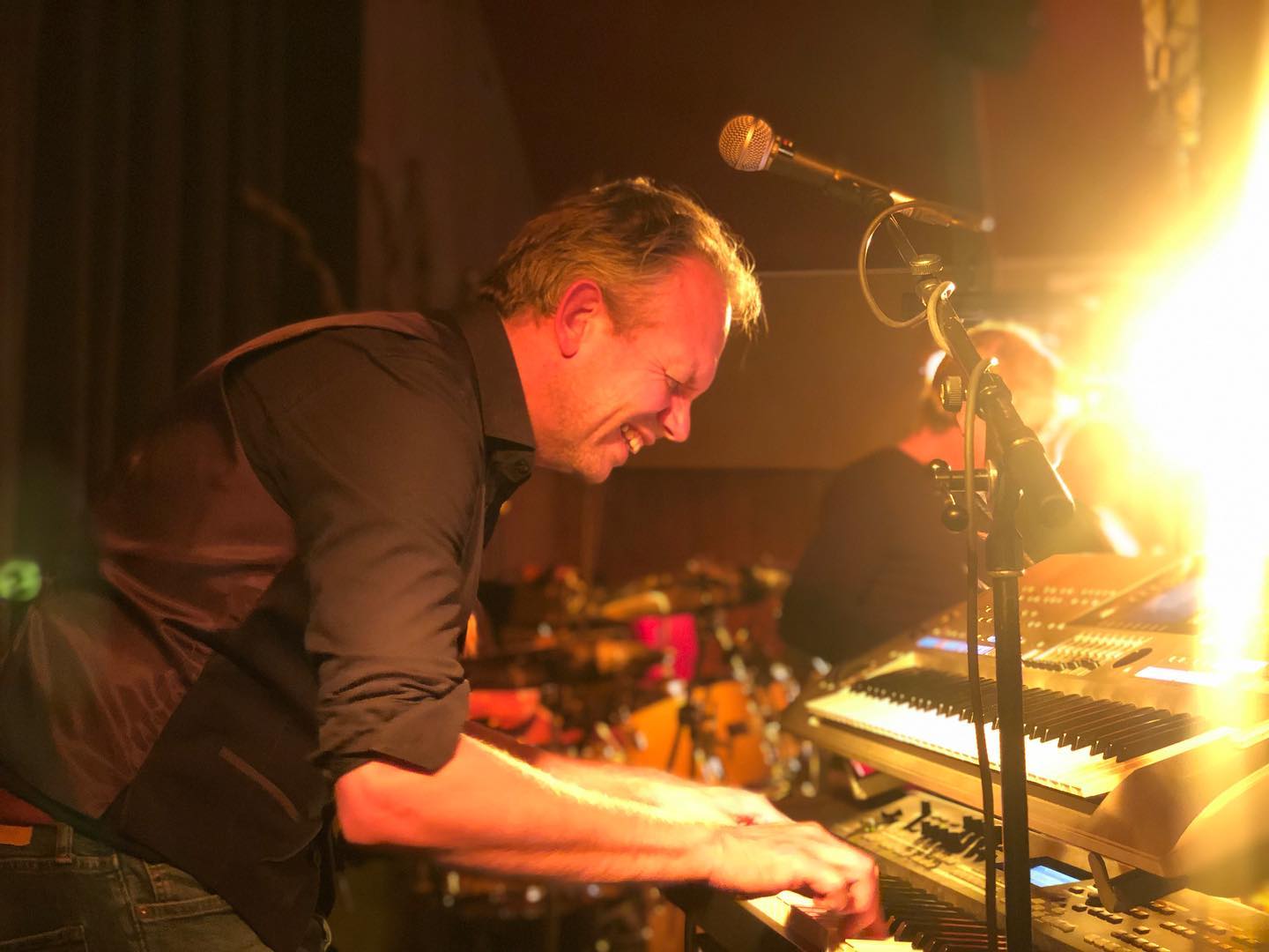 Toetsen/Gitaar & Zang Ivan Schilder